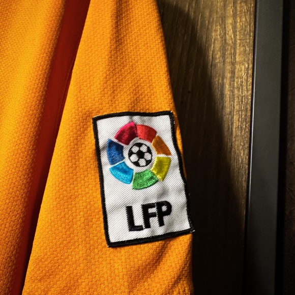 Barcelona 2006/2008 Away Jersey – Lionel Messi #19 – Size L – Orange Nike Shirt - Picture 11 of 12